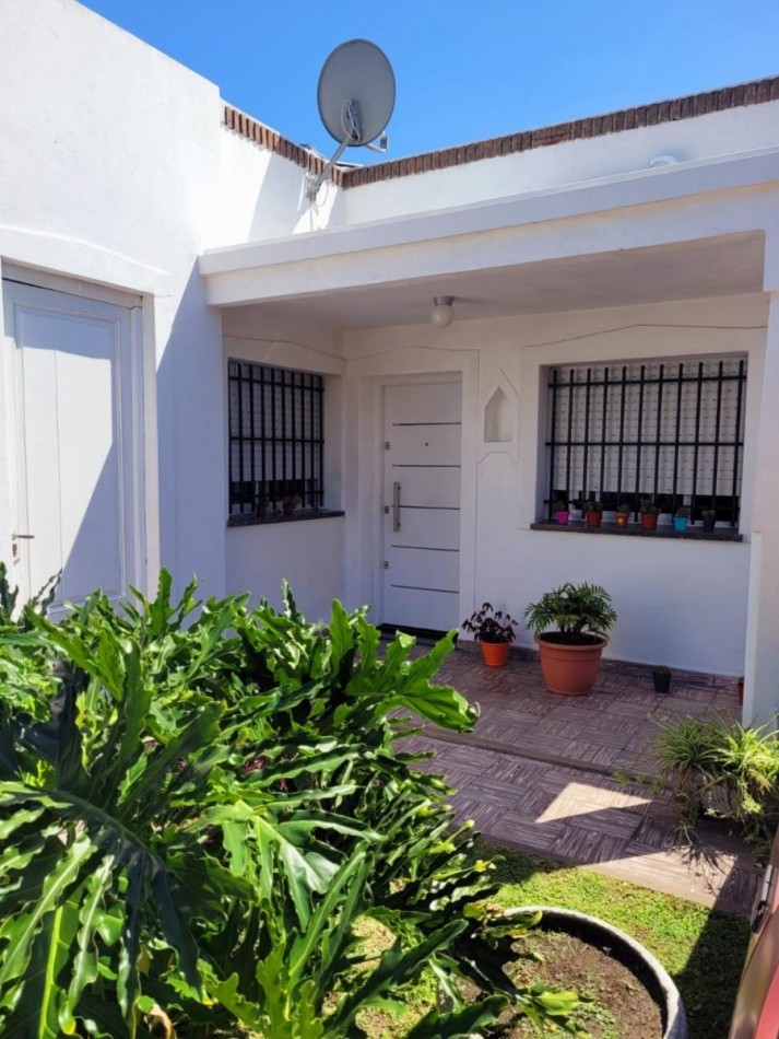  Casa americana de 5 ambientes con local en venta - Rafael Castillo