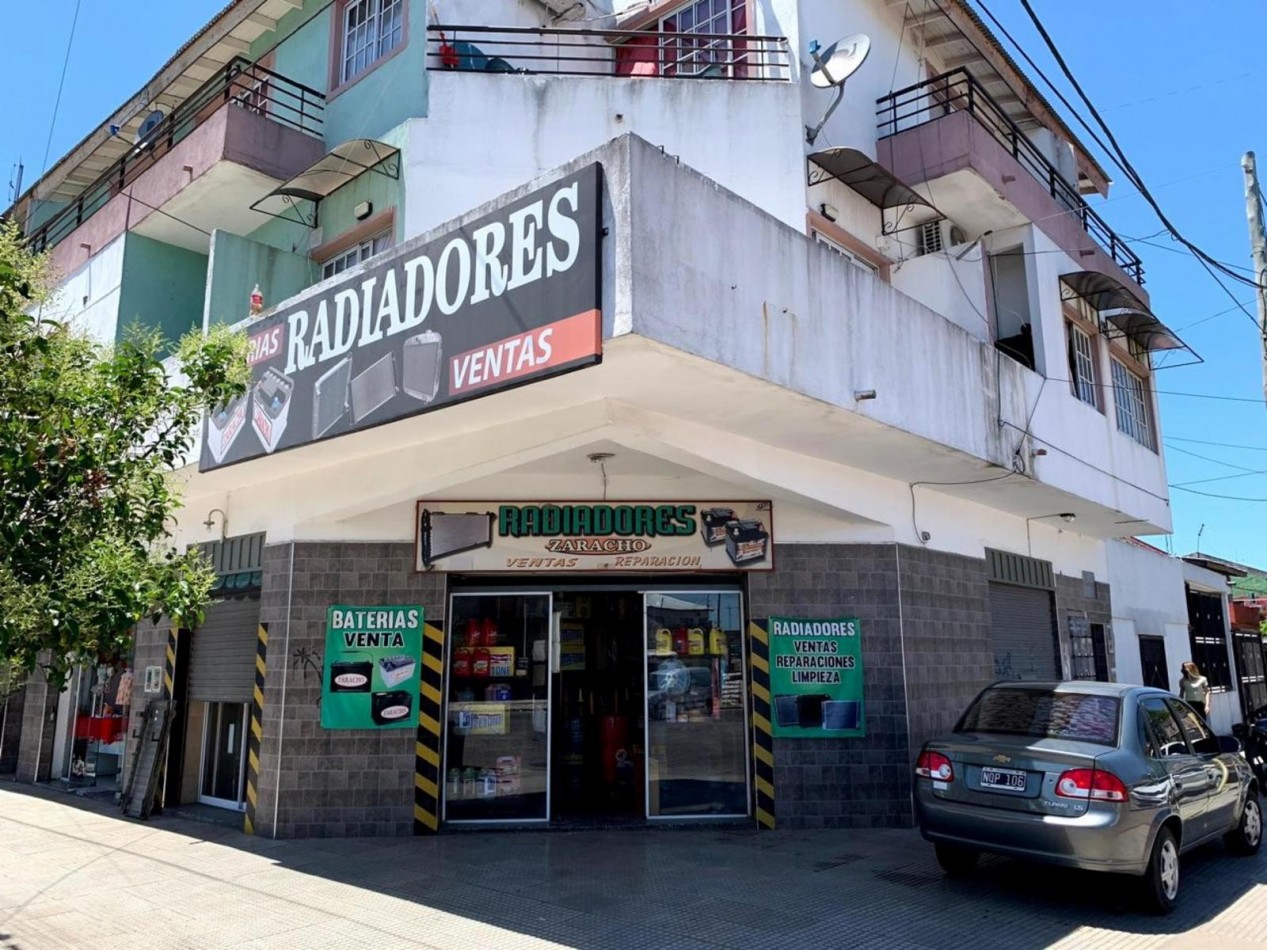 Local comercial en esquina sobre avenida - I. Casanova