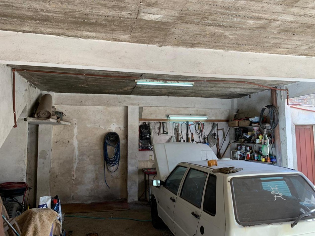 Chalet de 4 ambientes en 2 plantas - En Venta - Castelar Sur