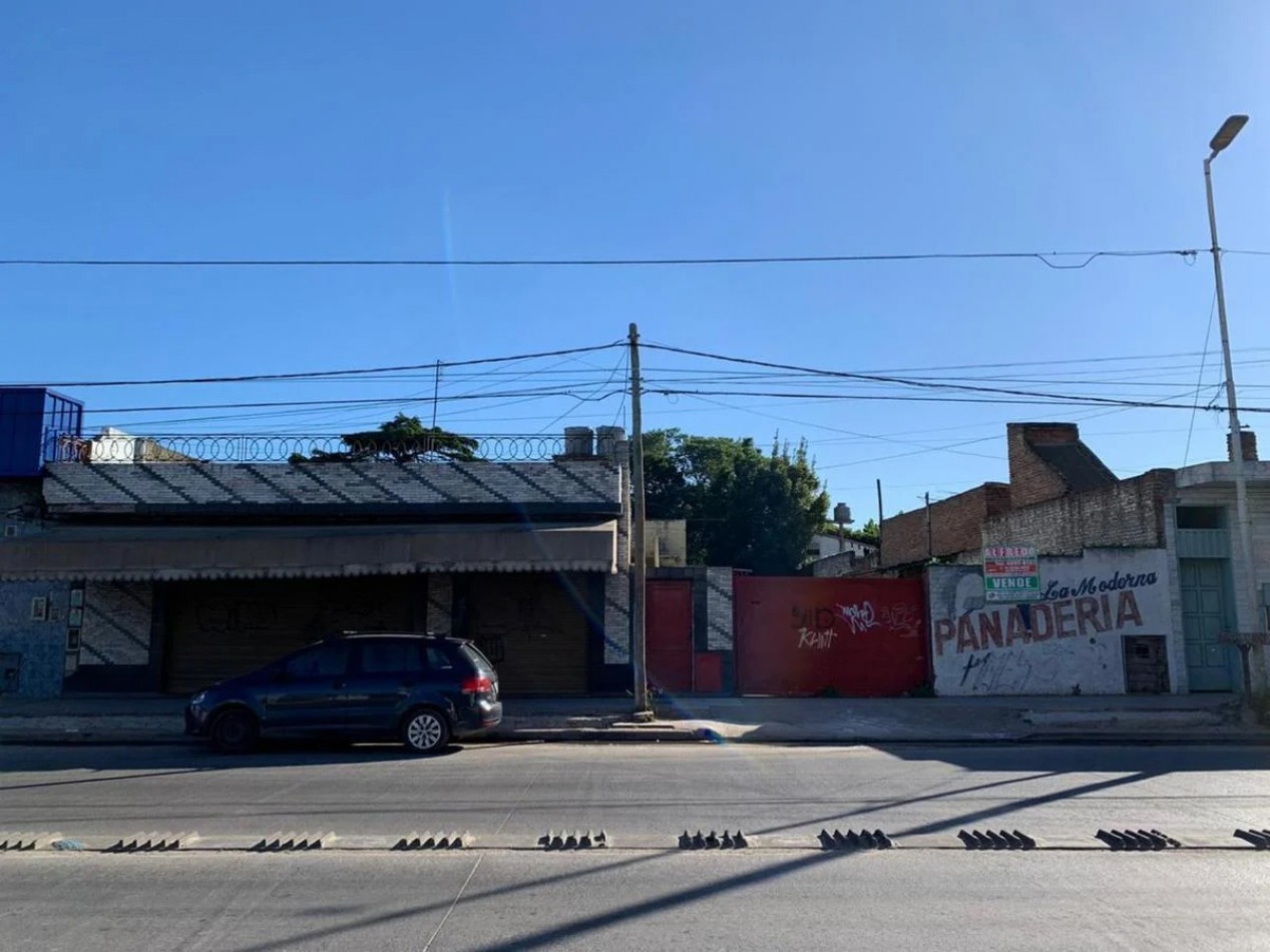 2 LOTES DE 10 X 40 CON LOCAL, FABRICA Y VIVIENDA - MORON SUR