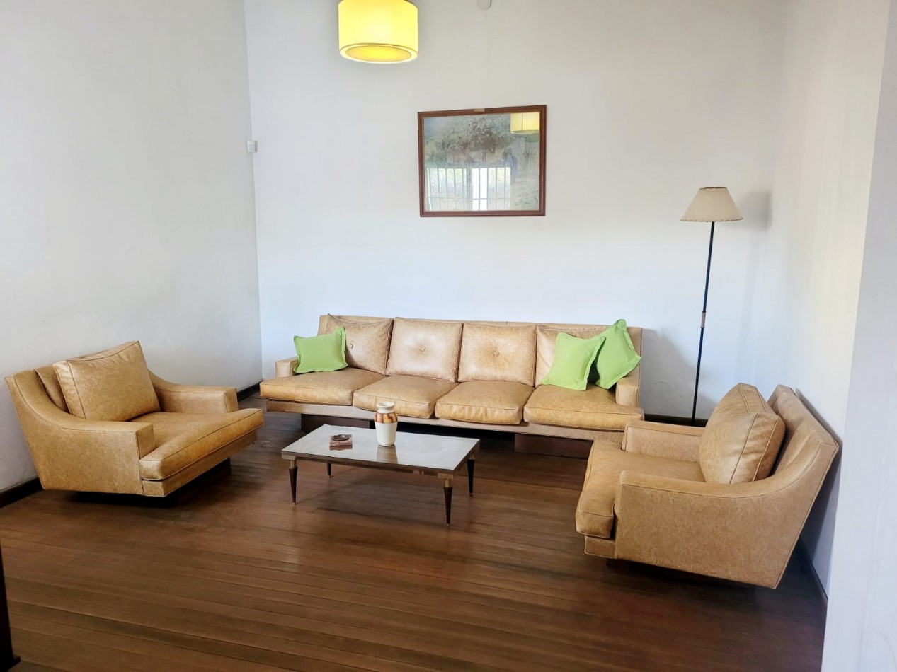  Casa americana de 5 ambientes con local en venta - Rafael Castillo