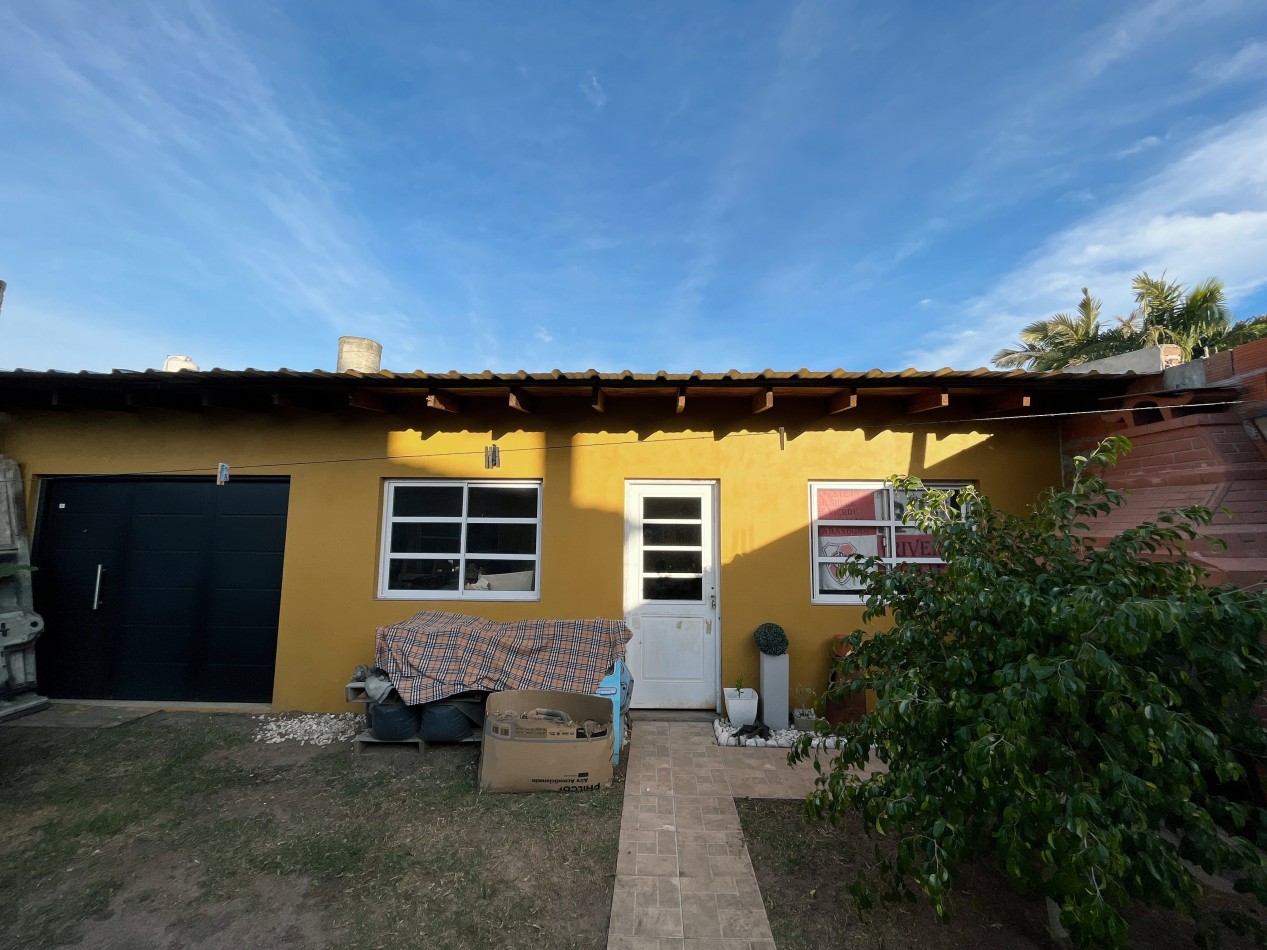 Casa de 8 ambientes en venta -  Libertad