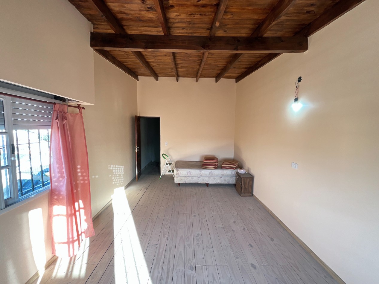 Casa de 8 ambientes en venta -  Libertad