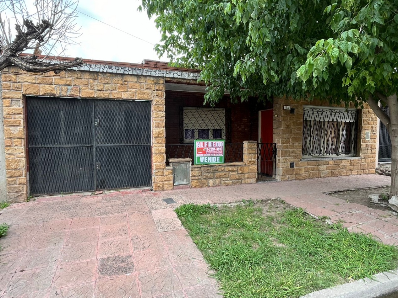 Casa de 4 ambientes a refaccionar en venta - Rafael Castillo