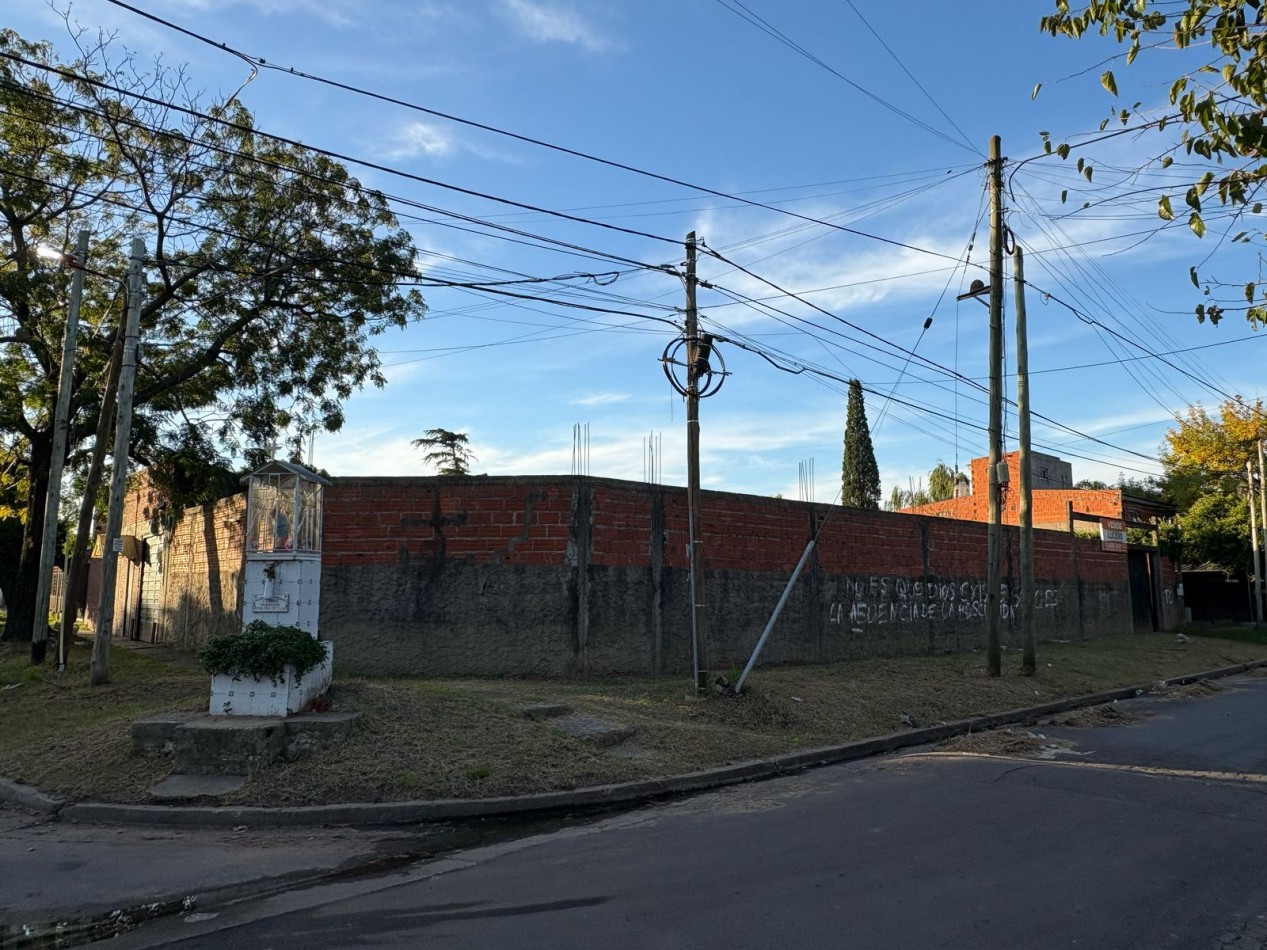 Lote en esquina en venta - Moron sur