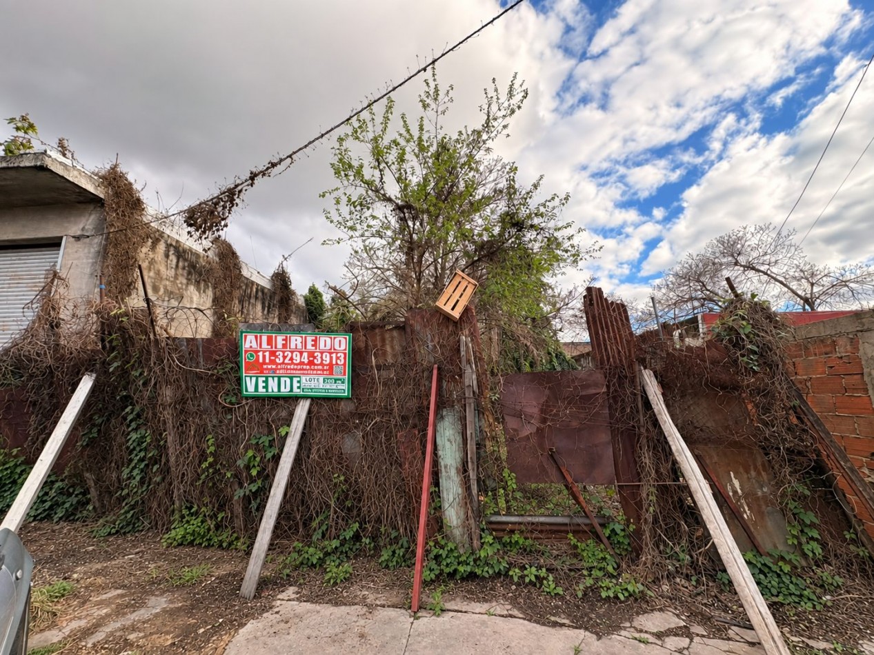 Lote de 10 × 30 metros - En Venta - Castelar Sur - a metros de Avenida Eva Peron
