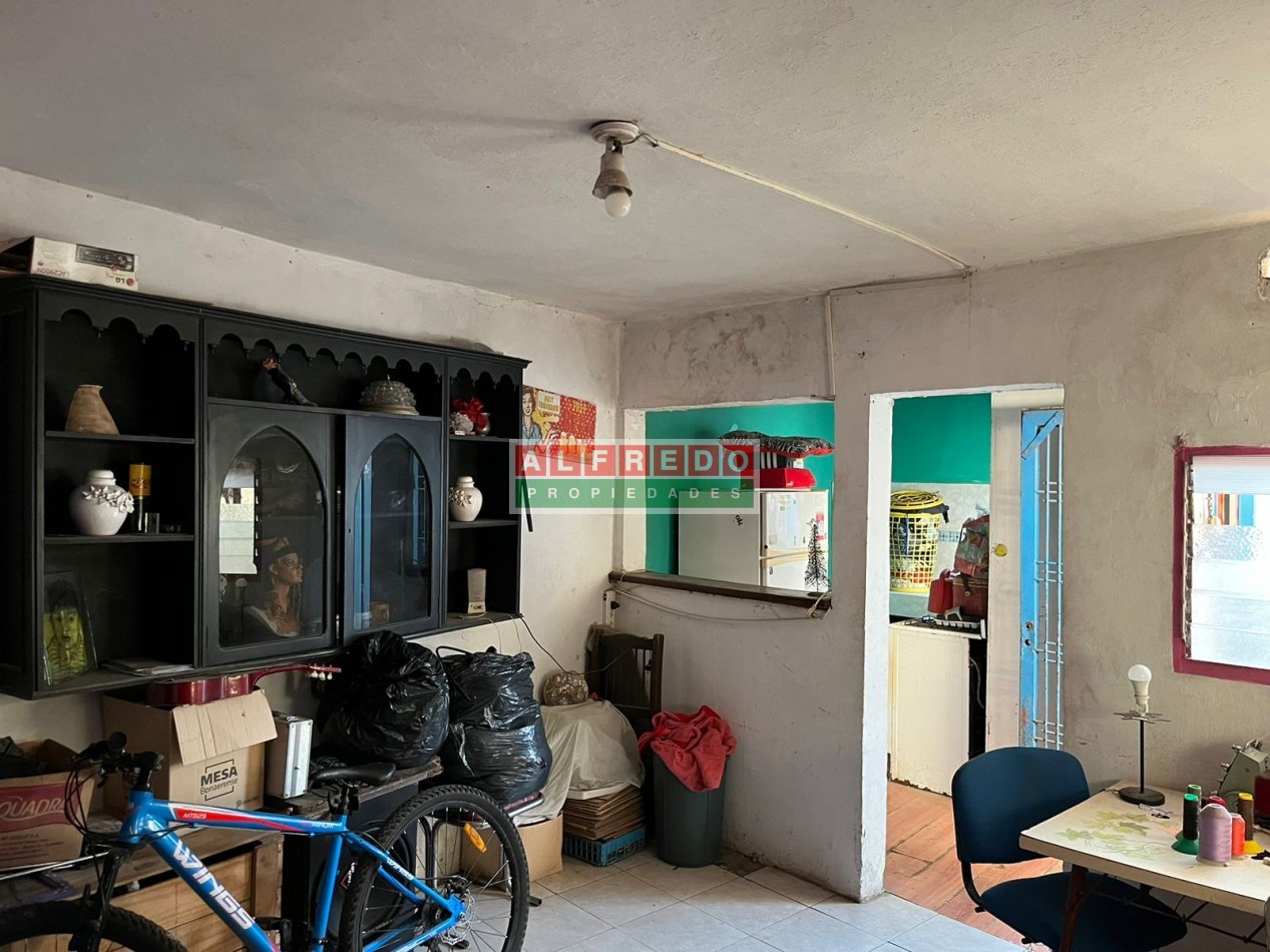 Casa a reciclar en venta - Moron Sur