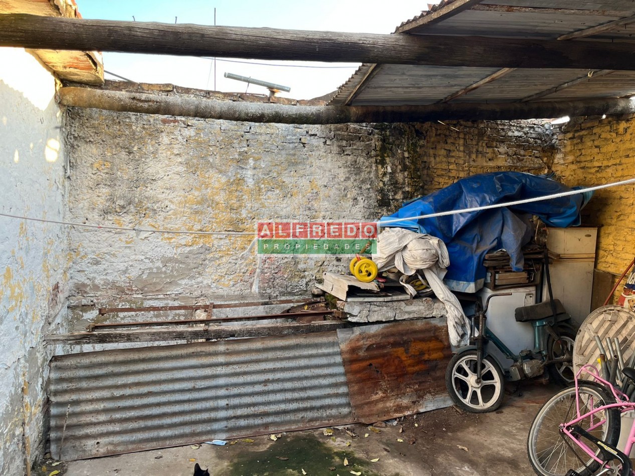 Casa a reciclar en venta - Moron Sur