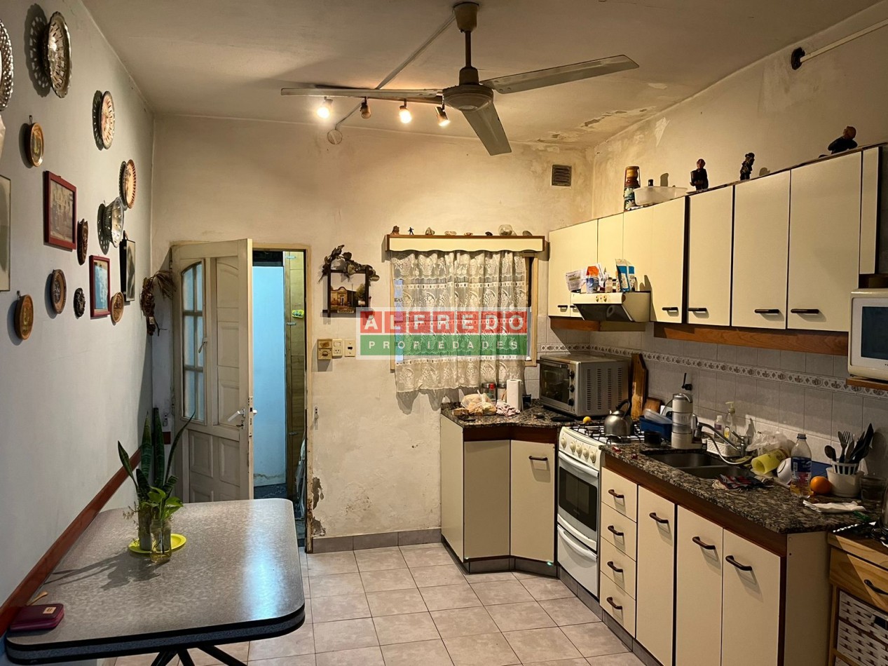 PH de 4 Ambientes con Monoambiente Anexo en Venta - Moron Sur