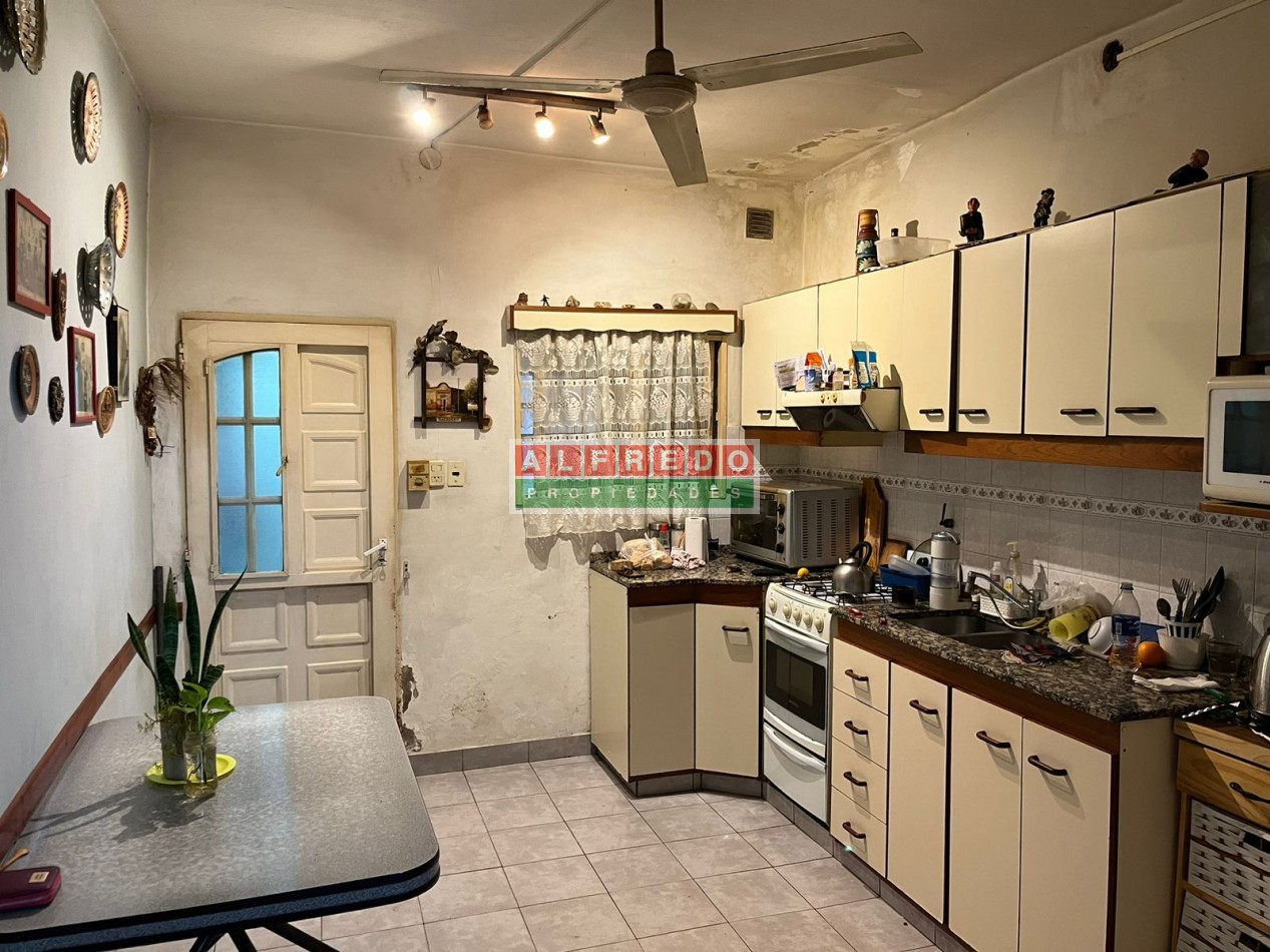 PH de 4 Ambientes con Monoambiente Anexo en Venta - Moron Sur