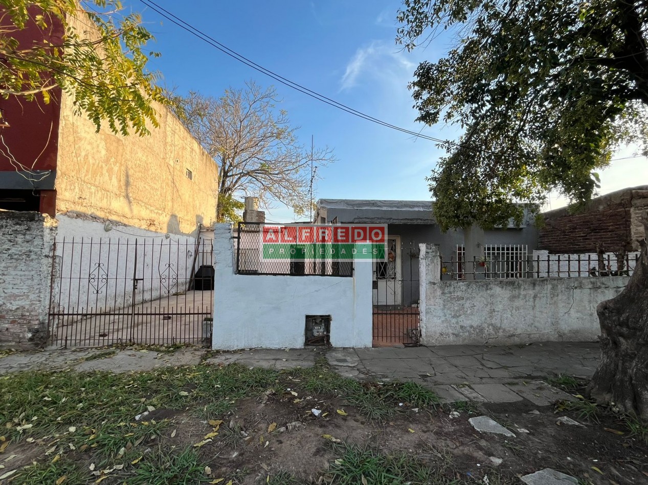 Casa a reciclar en venta - Moron Sur