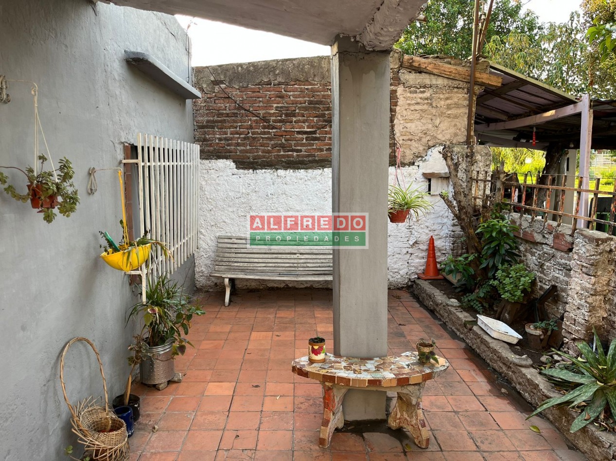Casa a reciclar en venta - Moron Sur