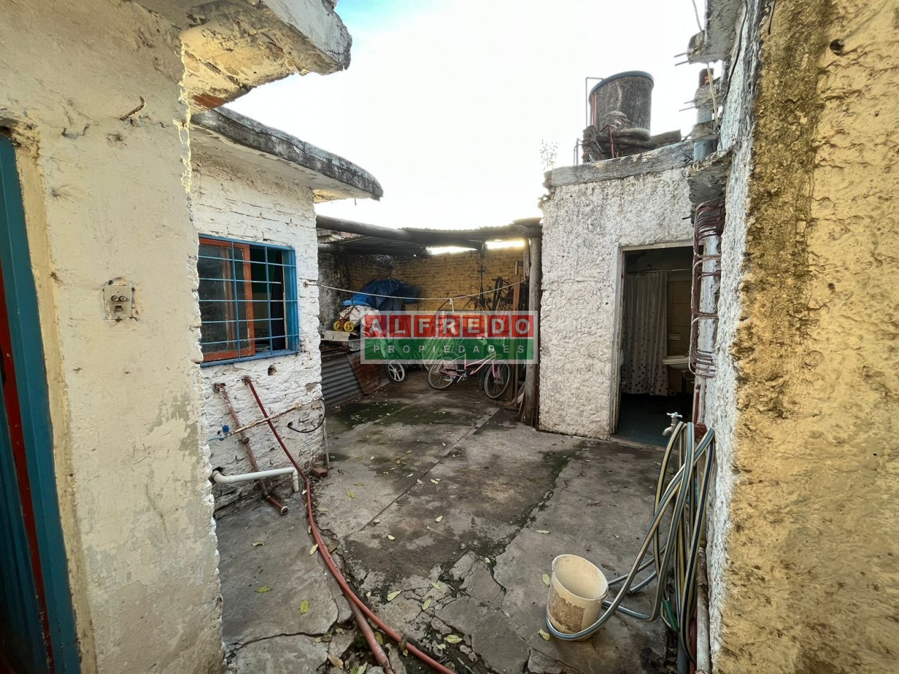 Casa a reciclar en venta - Moron Sur