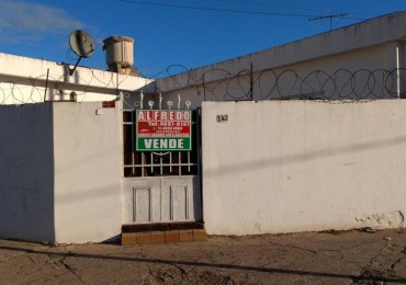 Casa de 3 ambientes en venta - Rafael Castillo centro