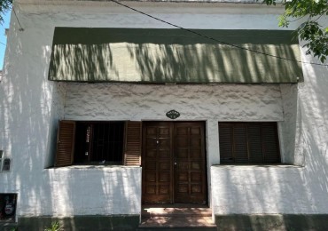 Casa de 5 ambientes en Venta - Moron Centro