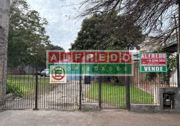 Casa en venta de 4 ambientes sobre importante terreno - Rafael Castillo