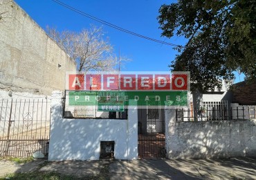 Casa a reciclar en venta - Moron Sur